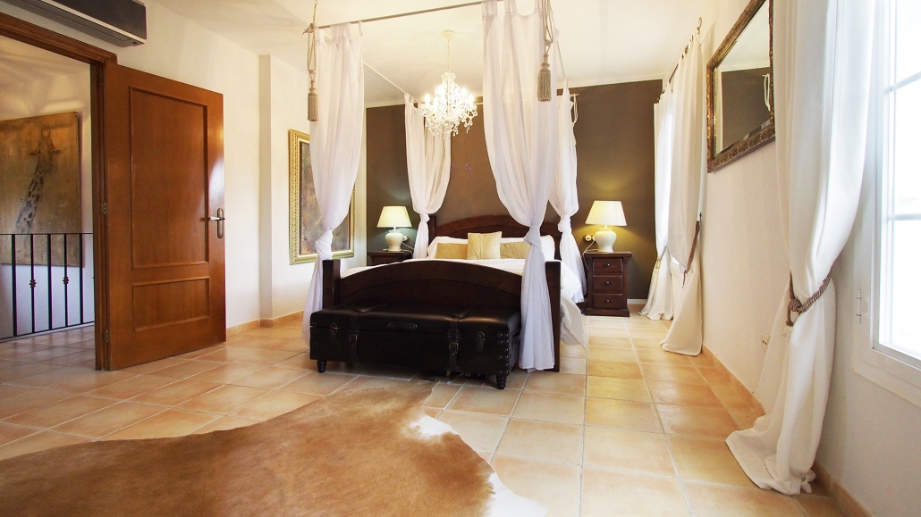 One Bedroom Baroque Suite Finca Can Monsenyer