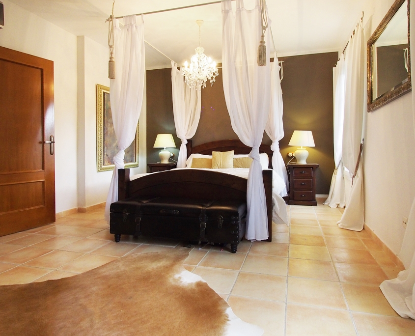 One Bedroom Baroque Suite Finca Can Monsenyer